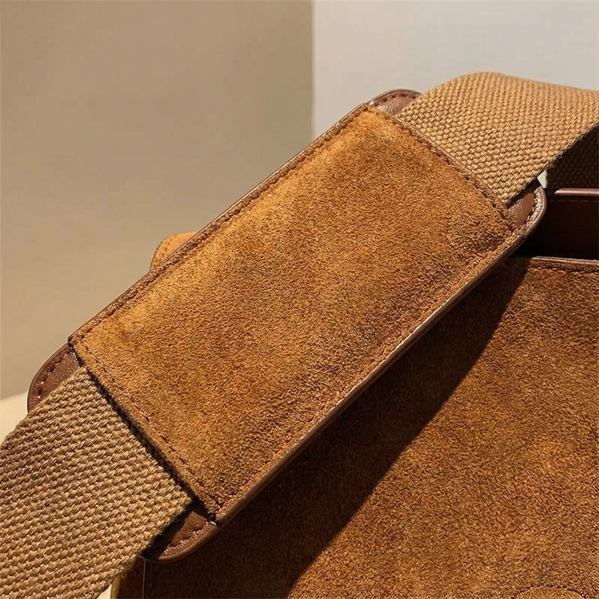 Lucette - Sac Bandoulière Suédine Vintage