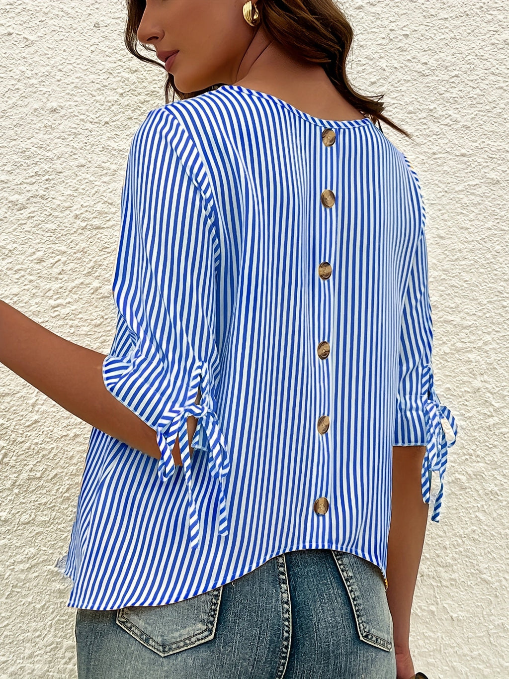 Savannah | Blouse élégante à rayures avec boutons décoratifs