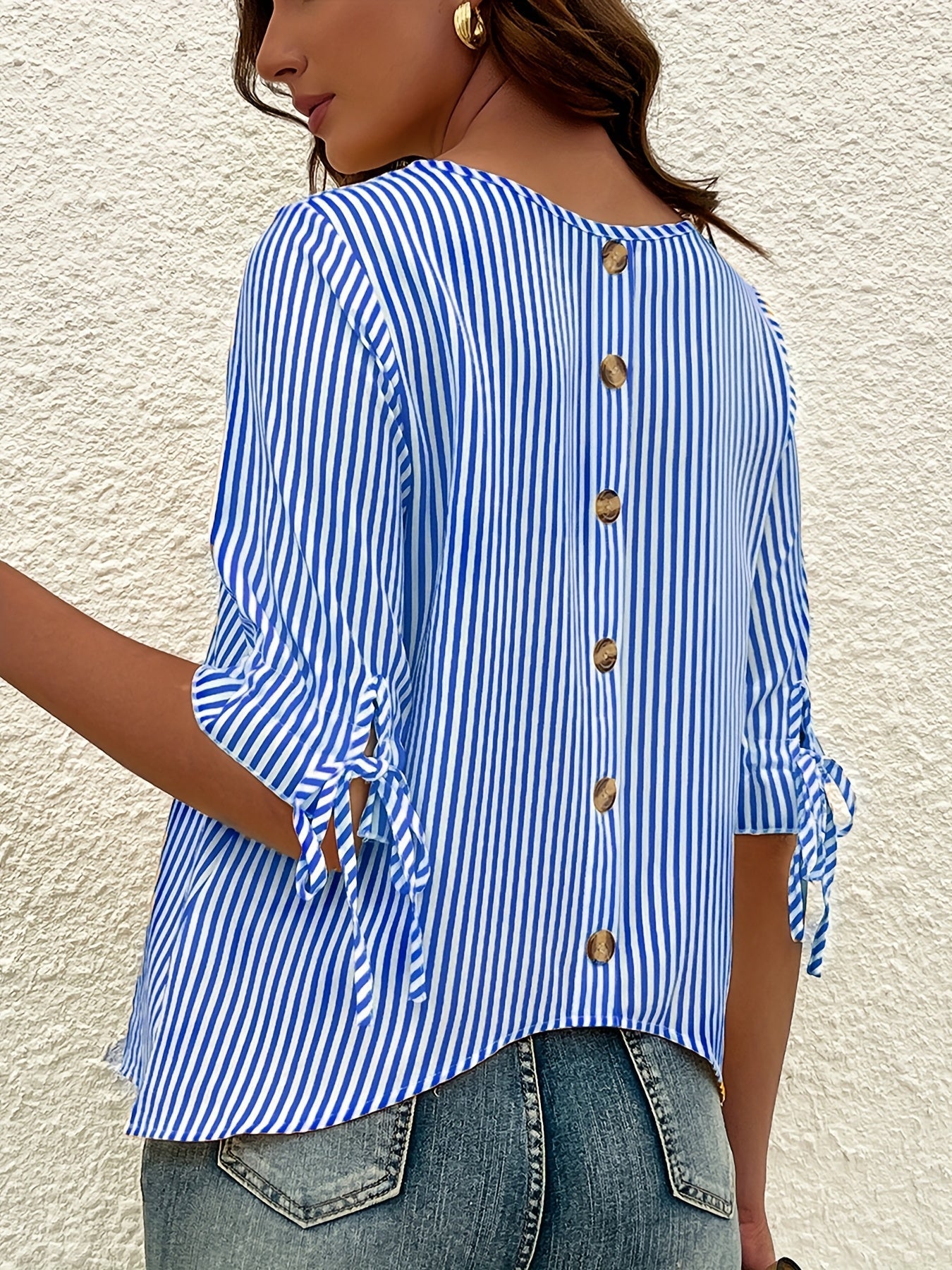 Savannah | Blouse élégante à rayures avec boutons décoratifs