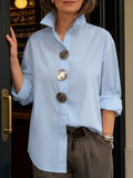 Rosalind | Blouse à col montant et boutons décoratifs